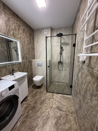 Продам 1к квартиру | 30 м² | новий ремонт | меблі та техніка | клубний будинок - фото 1