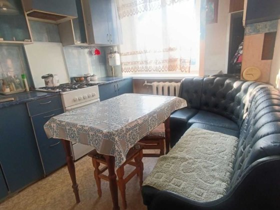 Продам 1к кв-ру з ГАЗОВОЮ плитою, з меблями та технікою в центрі міста