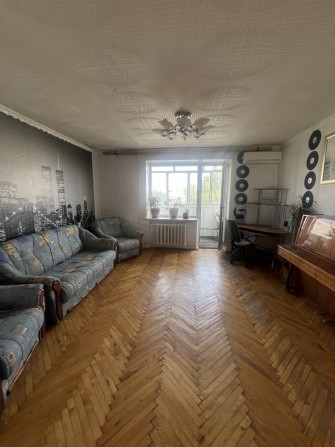 Продам трикімнатну Незалежності 12 ,56000у.о.БЕЗ КОМІСІІ - фото 1