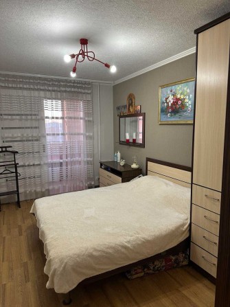 Продам ВИДОВУ 3-кімнатну квартиру В ЦЕНТРІ МІСТА - фото 1