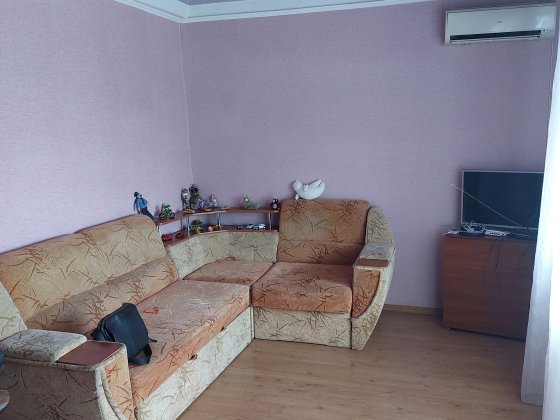 Продам однокімнатну квартиру на правому березі Дніпра в Дніпровському р-н, Бородинський Запорожье