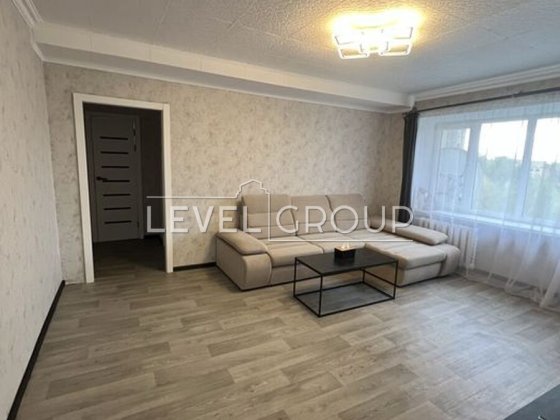 Продається 3-кімнатна квартира загальною площею 64 м², розташована на 5-му поверсі 9-поверхового буд