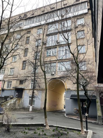 Продам 7 кімнат дворівневу квартиру 342 мкв вул. Володимирська 71 - фото 1