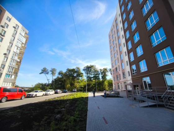 Велика квартира 41м з заселеним балконом. Зданий будинок, всі комунікації. Єоселя, держ. Програми - 