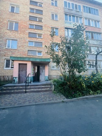 Продається однокімнатна квартира у Вишневому, вул. Вітянська. 36 м², 2-й поверх 5-поверхового будинк - фото 1