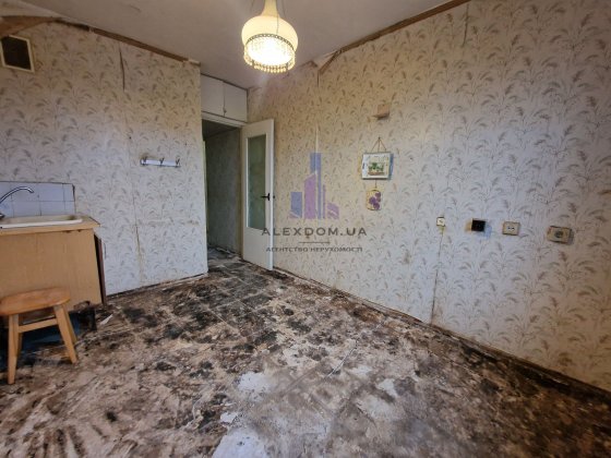 Продаж 1 кімнатної квартири по вул. Сержа Лифаря (Сабурова), буд. 16, Троєщина, Деснянський район, ц
