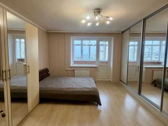 4-кімнатна квартира 79,4 м² з ремонтом, центр Вишневого Вишневе