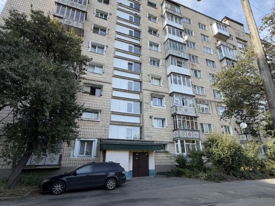 Продаж 1км квартири під ремонт біля Велесу