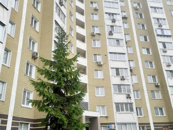 Продається простора 3-кімнатна квартира за адресою вул.Машинобудівна 21 а