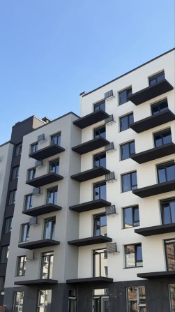 Продається 1-кімнатна квартира з балконом у малоповерховій забудові - фото 1