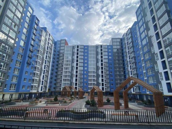 Продається видова 1-кімнатна квартира в центрі. Ивано-Франковск