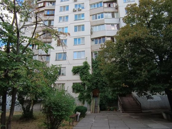 Продається 1-но кімнатна квартира на вул. Зодчих 44 Киев