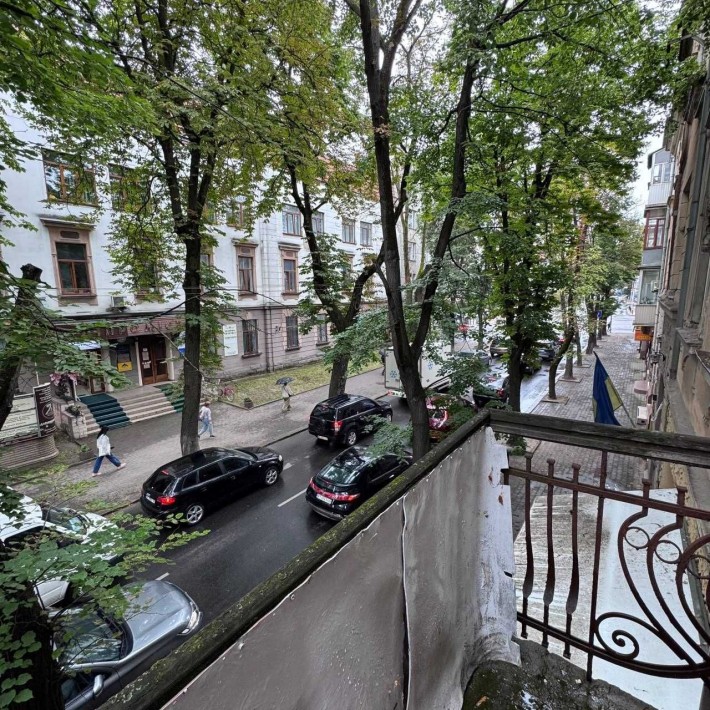 Продаж 3к квартири в центрі міста по вул. І. Франка - фото 1