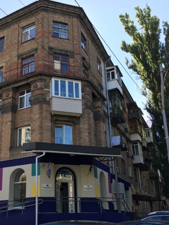 Дуже цікава двокімнатна квартира. - фото 1
