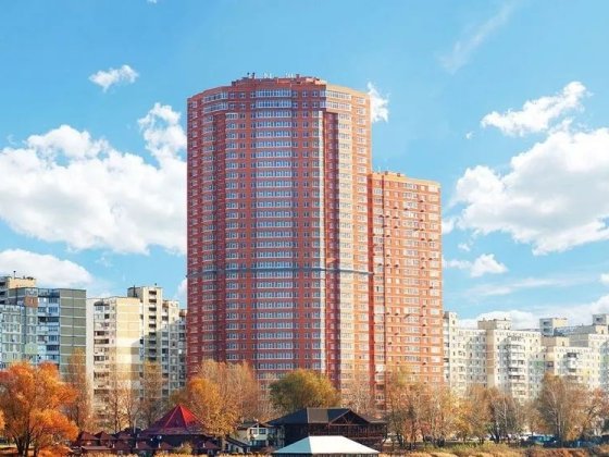 вул. Ревуцького, 9, (3 - кімнатна квартира). Власник.