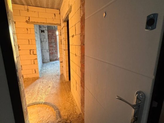 Продам 1-кімн. квартиру в м.Буча. Готова до ремонту. ГАЗ !! БІЛЯ ОЗЕРО !!
