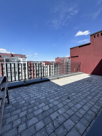 ТЕРМІНОВИЙ ПРОДАЖ -15000$ Дворівнева квартира з відкритою  терасою - фото 1