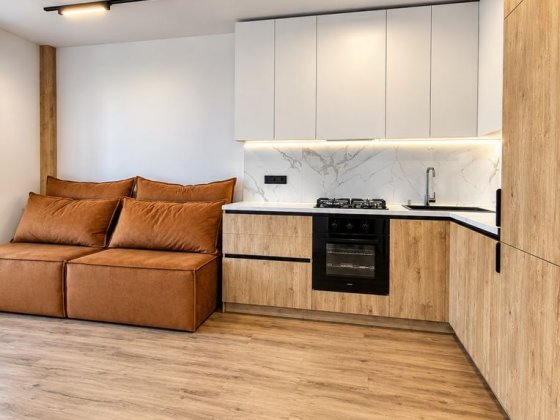 Продам 2 кімнатну квартиру + студія в центральній частині міста по хорошій ціні Ивано-Франковск