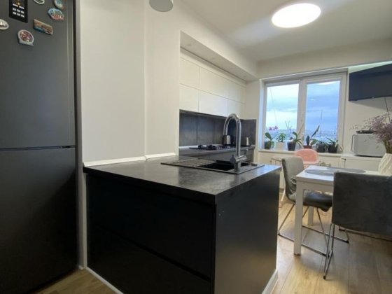 Продаж  3-кімнатна квартира в центрі з ремонтом — можливий обмін!