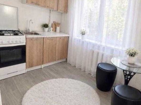 Продам 1 кім кв центр Спартак