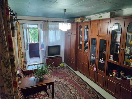 Продам 4-х кімнатну квартиру на Свято-Миколаївській,Кривий Ріг