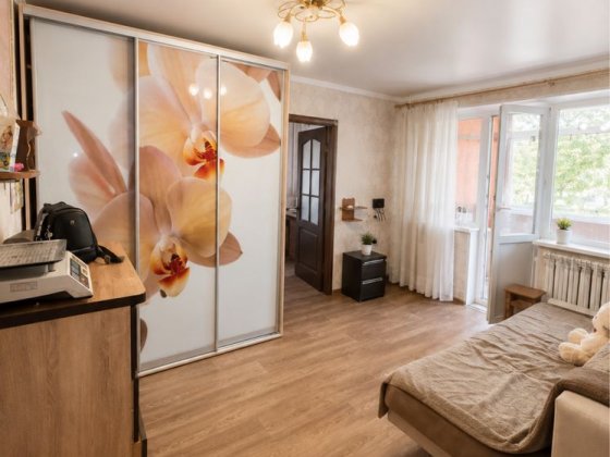 Срочно продам 2 кімнатну Квартиру на Короленка тернівський рн