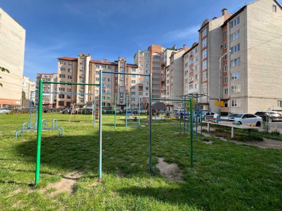 Простора трикімнатна квартира в топовій локації! Луцк