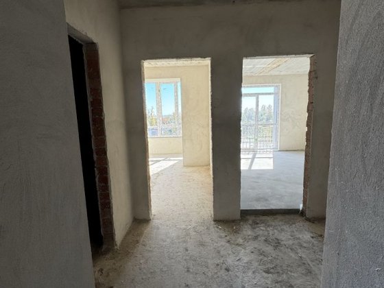 Продам 1 кімнатну квартиру у стані сирця поруч озера та парку Ивано-Франковск