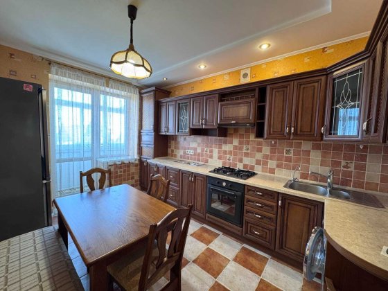 Продаж 3 кімнатної квартири з меблями та технікою вул.Незалежності Ивано-Франковск