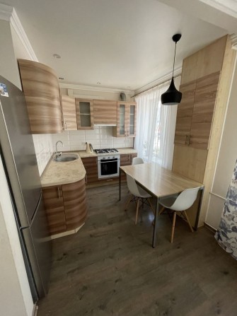 Продам 2-х ком квартиру на 96 квартале (ул. Есенина 9) - фото 1