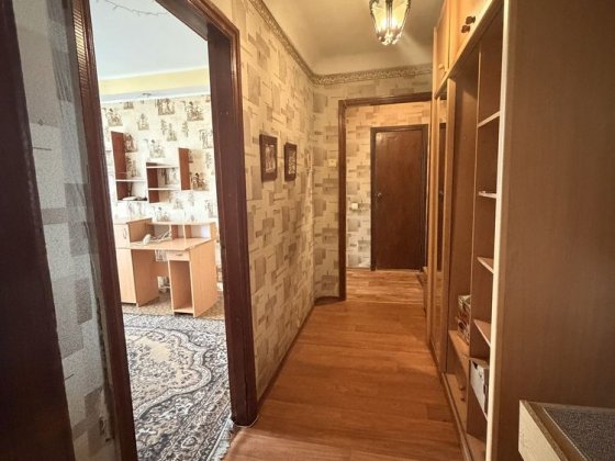 Продам 2 х кімн квартиру ЦЕНТР, вул. Небесної Сотні