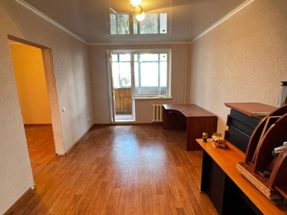 Продаю на 5 Зарічному шикарну за плануванням 4 кімнатну квартиру на 6 поверсі поліпшеного планування