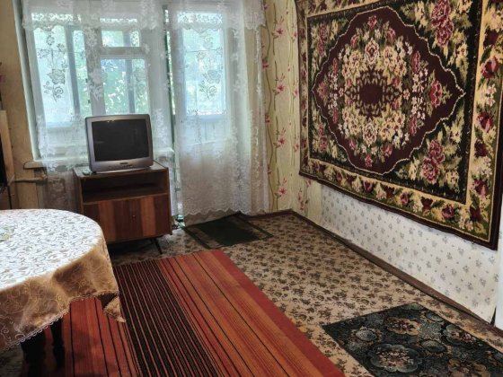 Продаж 1 кімнатної квартири. Універмаг.