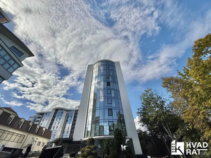2-кімнатна квартира з двома терасами та панорамним видом на озеро - фото 1