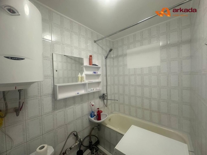 Продаж 1-кімнатної квартири, вул. Довженка, поруч із «Сільпо» - фото 1