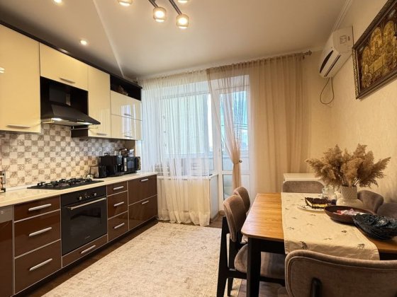 Продаж 3-кімнатної ЦЕНТР,  Новобудова, 95м2, автономне опалення