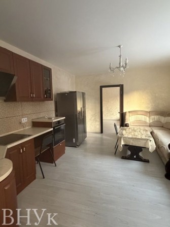 Продам частину будинку з ремонтом та гаражем у Луцьку - фото 1