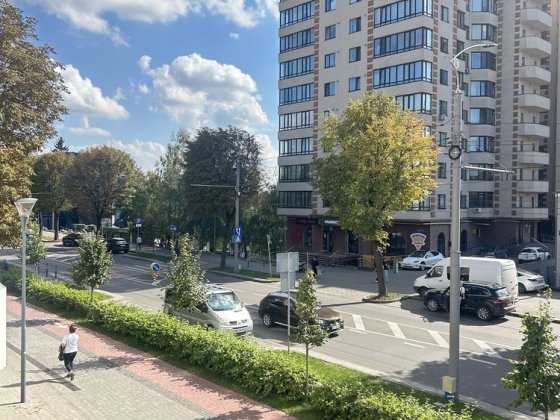 Продам 3-кімн. квартиру  в Центрі! 2/5 поверх, цегла, пр. Волі (Власник) Луцк