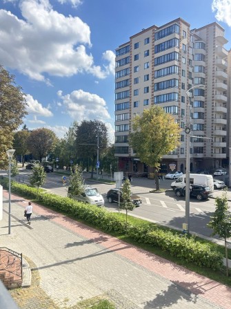 Продам 3-кімн. квартиру  в Центрі! 2/5 поверх, цегла, пр. Волі (Власник) - фото 1