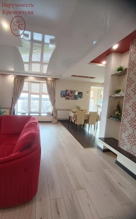Продається  простора 3 кімнатна з євроремонтом - фото 1