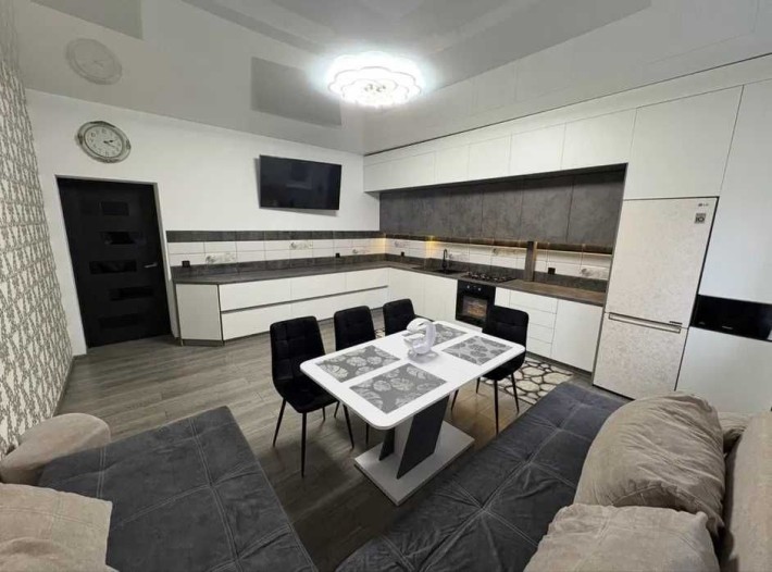 В продажі 2 кім.квартира+кухня-студія в малоповерховій новобудові! - фото 1