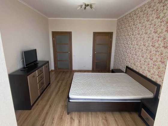 Продаж Власник Новобудова 1 кім 46 кв м у центрі вул.Набержна 8а, 5 поверх Автономне Луцк