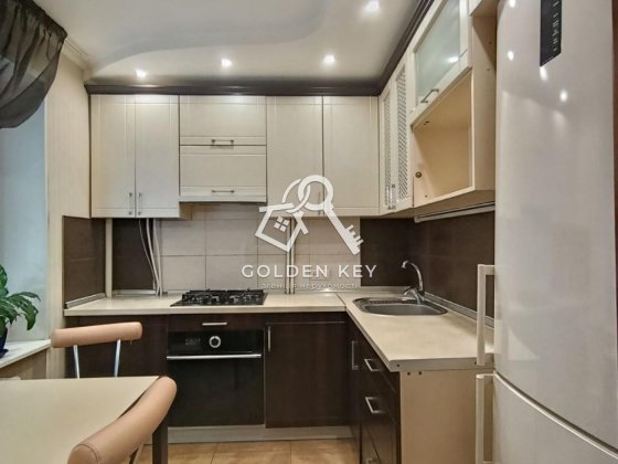 Продаж 2-кімнатної квартири площа Артема