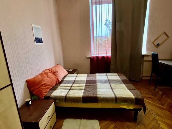 Оренда 1 кімнати 16кв м, в 2х до кв, 5 хв пішки м Дарниця для 1 , Краківська 6