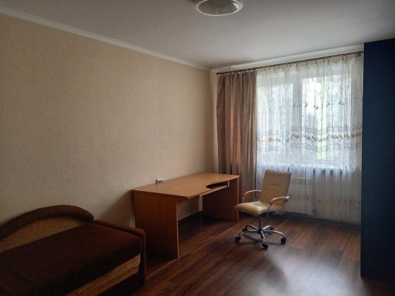 Здається кімната з комунальними, м. Київ, Дарницький р-н (16 хв від метро Червоний Хутір)