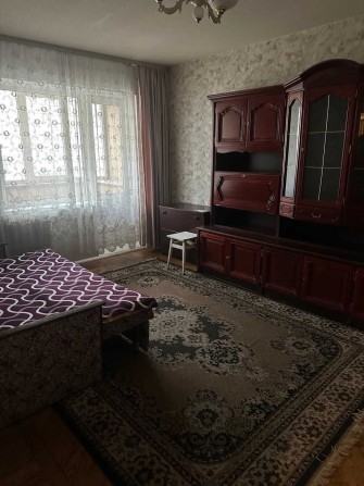 Здається кімната в 2-к квартирі біля метро Мінська без господарів. - фото 1