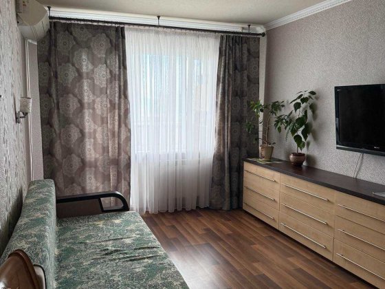 Здається кімната в 3-к квартирі по вул. Милославська, 33