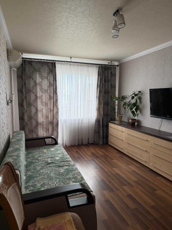 Здається кімната в 3-к квартирі по вул. Милославська, 33 - фото 1