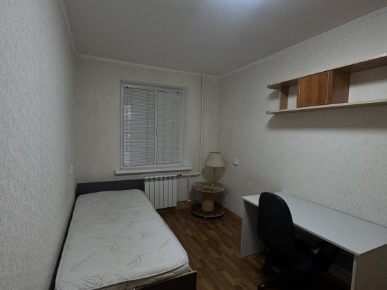 Здається кімната без господарів м. Мінська, м. Героїв Дніпра