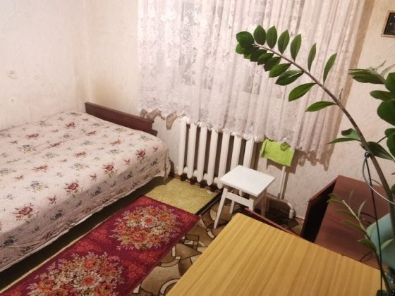 кімната центр міста поруч з Київським мостом